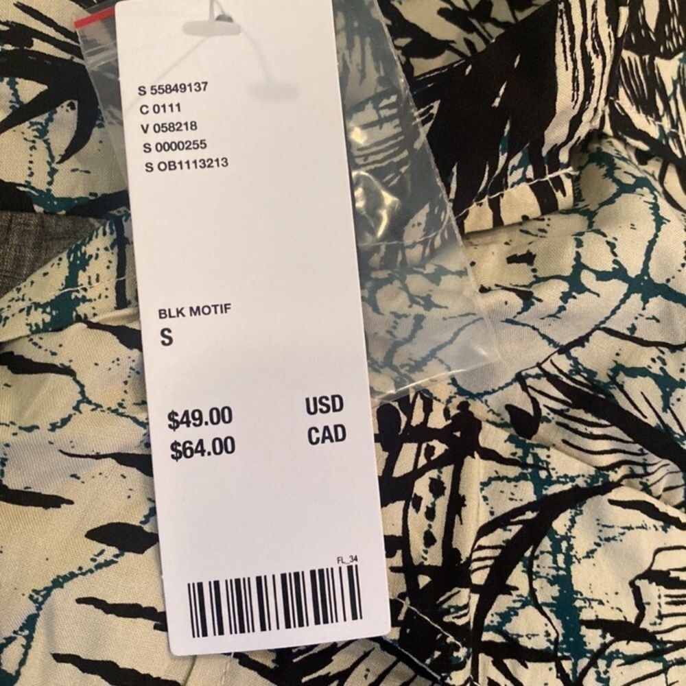 URBAN OUTFITTERS Fawn Printed Tie Front Crop Top in Black Motif - Picture 14 of 16